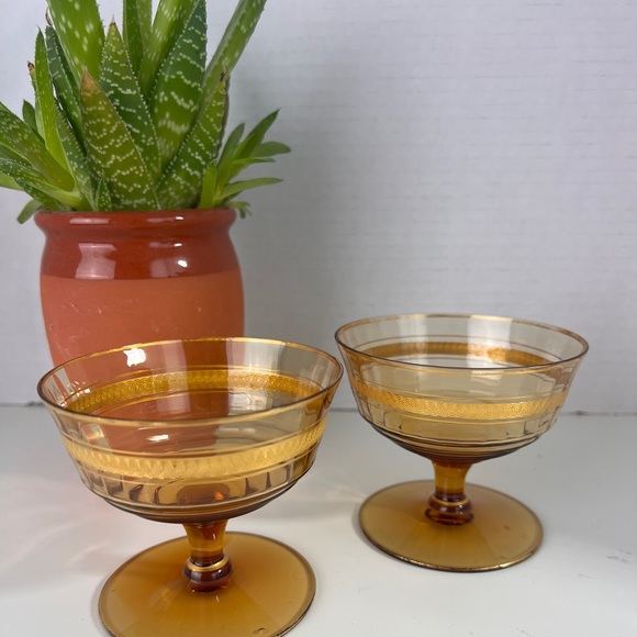 Vintage Sherbet Ice Cream Dessert Bowls Gold on Pedestal  Set‎ of 2 - Picture 1 of 4